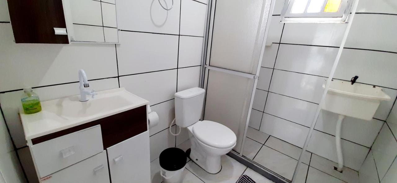 Kitnet K1 Em Torres-Rs - Na Mais Bela Praia Gaucha - Cozinha - Banheiro - Ar Condicionado - Smart Tv 32' - Wi-Fi - Anfitria Superhost No Bnb Bagian luar foto