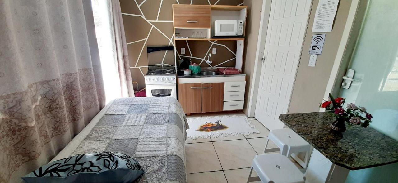 Kitnet K1 Em Torres-Rs - Na Mais Bela Praia Gaucha - Cozinha - Banheiro - Ar Condicionado - Smart Tv 32' - Wi-Fi - Anfitria Superhost No Bnb Bagian luar foto