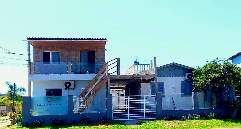 Kitnet K1 Em Torres-Rs - Na Mais Bela Praia Gaucha - Cozinha - Banheiro - Ar Condicionado - Smart Tv 32' - Wi-Fi - Anfitria Superhost No Bnb Bagian luar foto